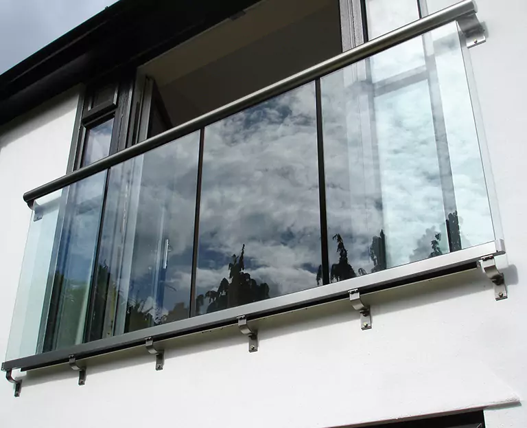Top-Nocth Glass Balustrade Installers